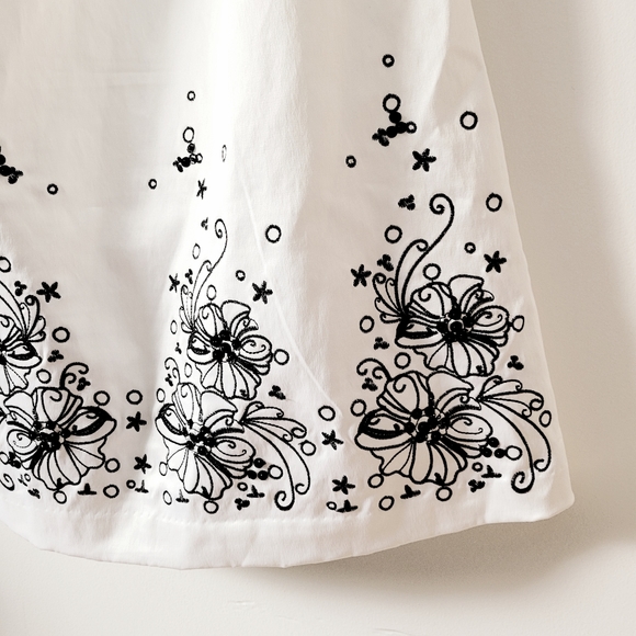 Women's White Strapless Summer Dress - Picture 8 of 9